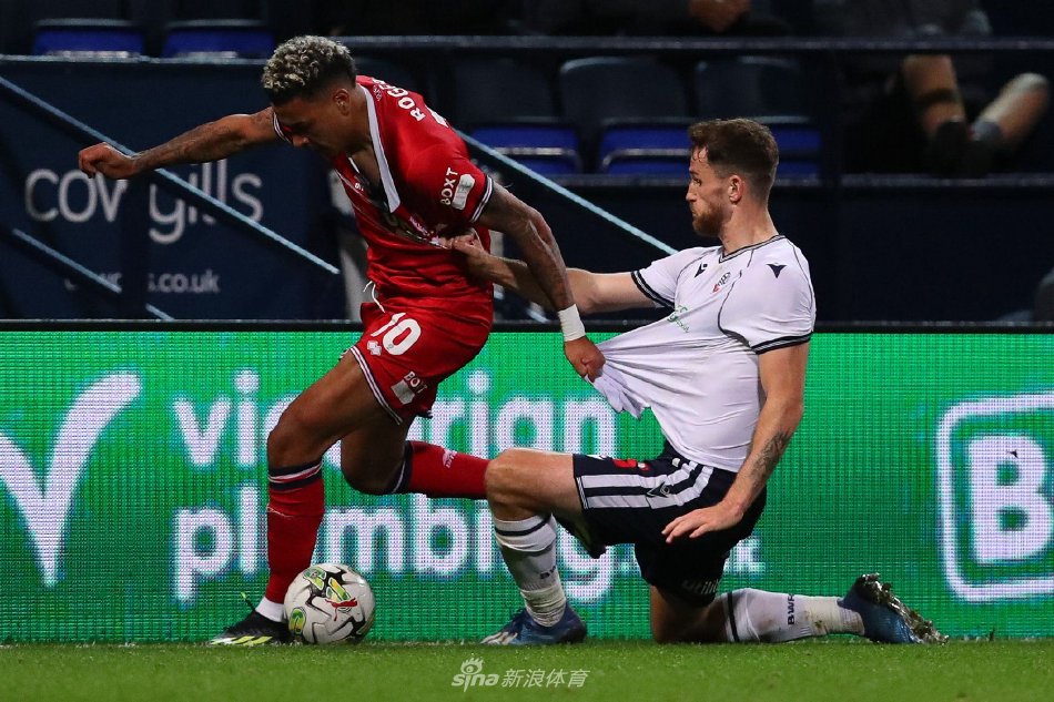 与背后满场 与背后满场